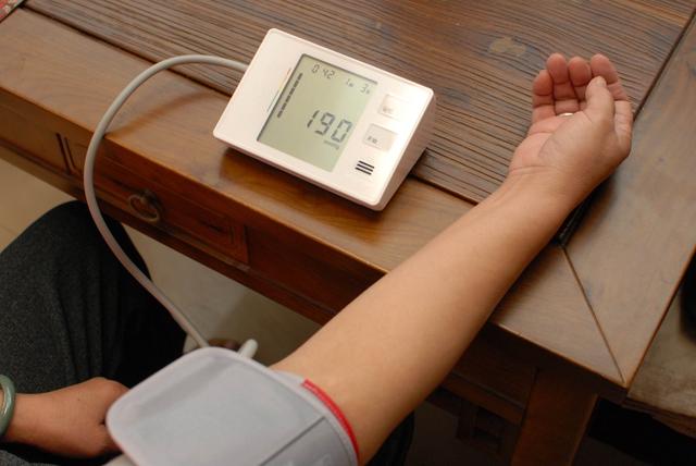在家也能轻松测量的智能血压计,家里两老必备!__财经头条