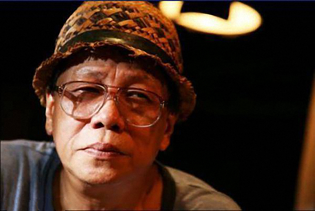 直到1994年,机缘巧合下,时年二十六岁的宋骧,见到了心中偶像梁小龙并