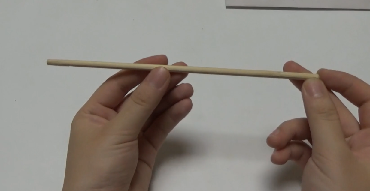 在垃圾桶上放一根筷子,一年下来能帮家里省下不少钱,方便又实用