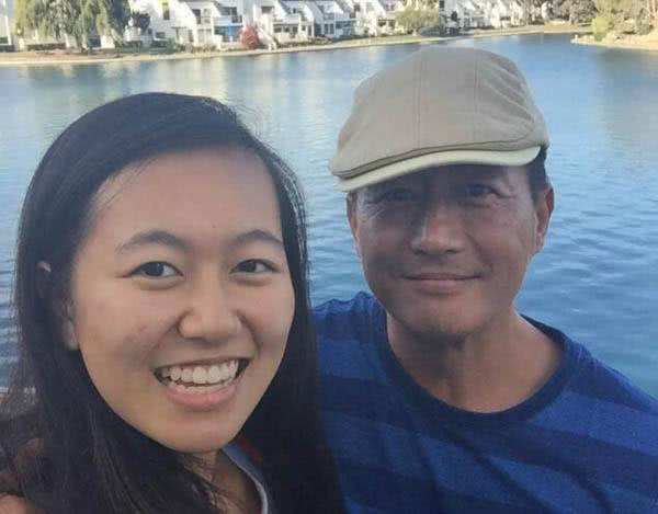 与小16岁妻子很恩爱,20岁大女儿长这样|高曙光|江珊|高亦心_新浪新闻