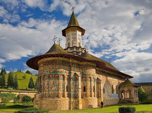 摩尔多瓦在历史上合罗马尼亚同文同种,都是达契亚人的后代.