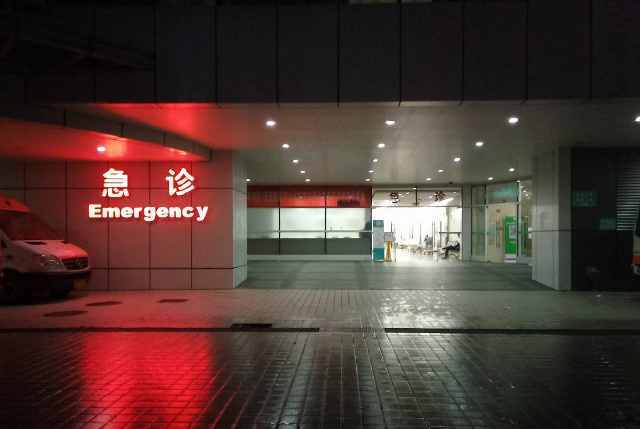 5个月婴儿深夜送急诊医生称问题不大回家4小时后离奇死亡