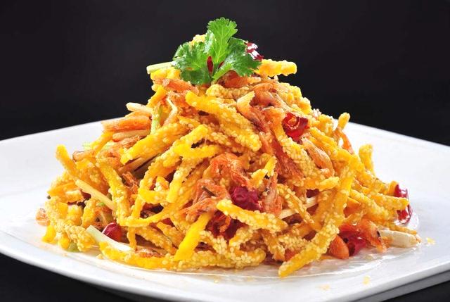 干煸藕丝,颜色金黄,味道酸甜咸鲜,口感微辣酥脆,你学会了吗?