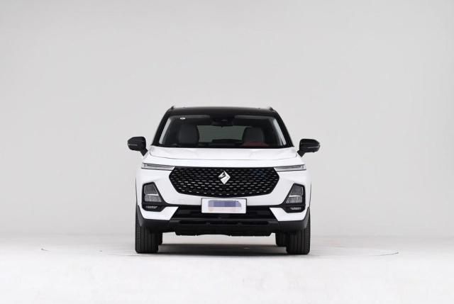 宝骏旗下首款换标suv,内饰成亮点,还在傻买哈弗h6?