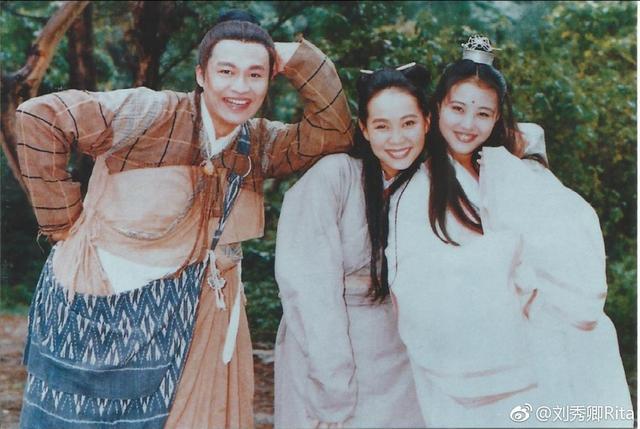 在最美周芷若和灭绝师太之间无缝切换,周海媚的演技太让人叹服