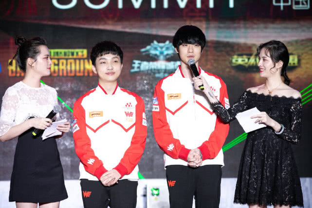 we的双c一同参加活动大舅子首次说出了留在we的原因