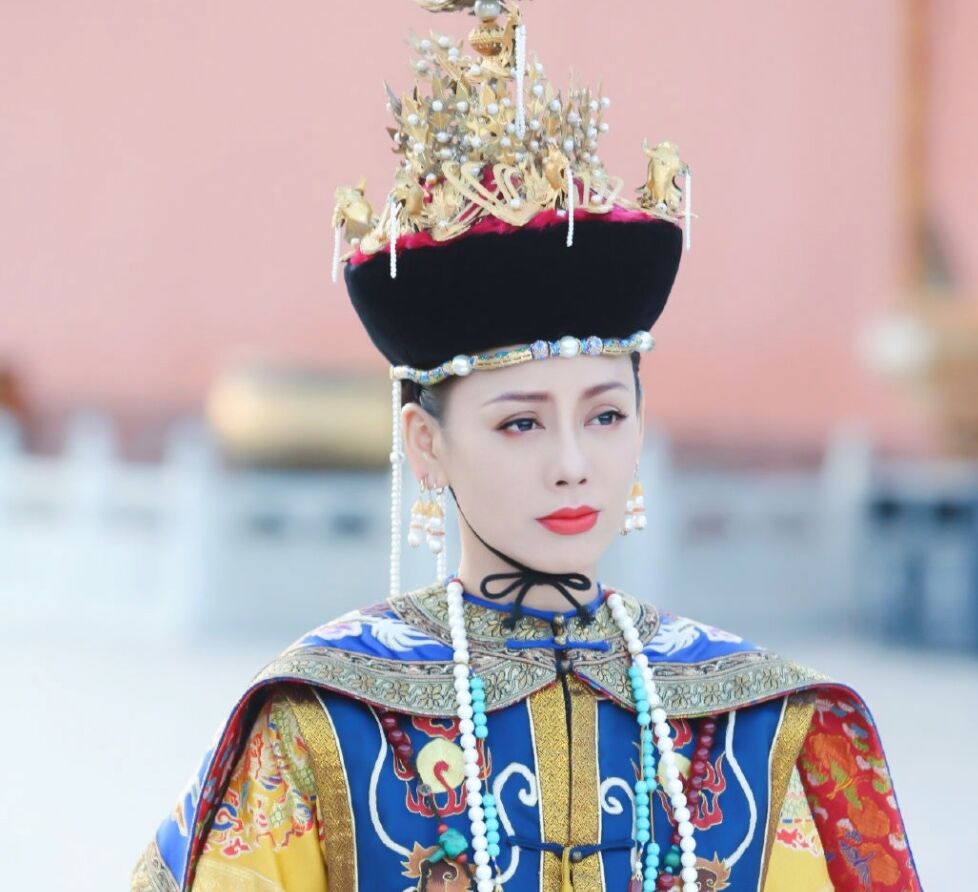 周一围之外,每一期也都会请来与故宫有一丝渊源的嘉宾们,例如蔡少芬