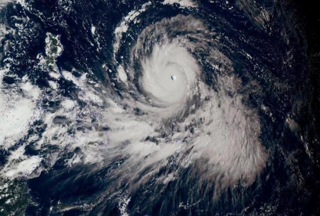 17级以上超强台风继续加强,山竹7级风圈半径达350公里