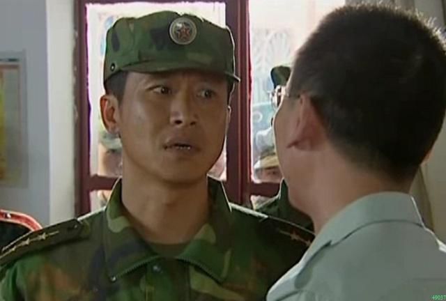 士兵突击中, 高城的靠山是军长父亲, 那么袁朗的靠