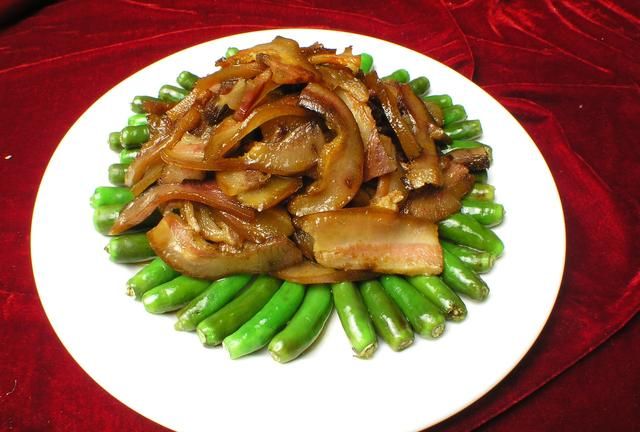 今天家里的饭菜太好吃了,香气十足又入味