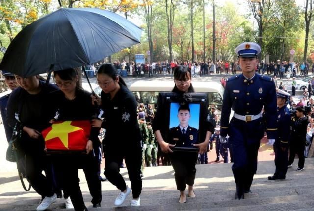 张浩烈士牺牲前刚结婚不久,父亲患有肝癌 评论区炸了