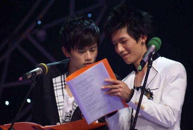 第一届快男冠军陈楚生为何要"自降身份"踢馆参加歌手?