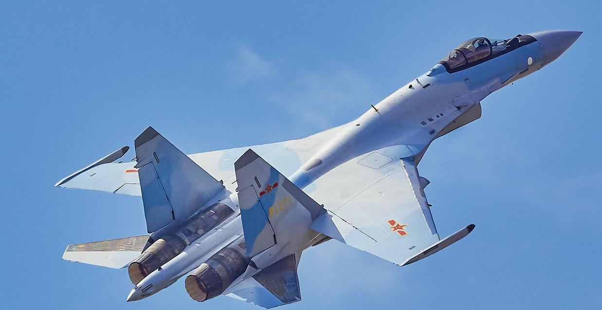 苏35,绕岛巡航战斗力速成,满身淤青|飞行员|战机|中国空军_新浪新闻
