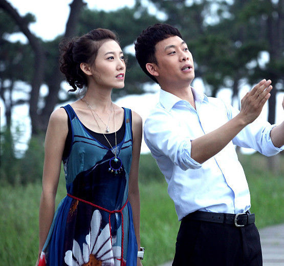 40岁张译近照曾因跑龙套被女友甩今娶二婚大6岁知名主播