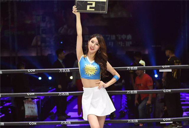 邱建良女友疑似曝光:身材高挑长相甜美,两人经常出现在同一场合