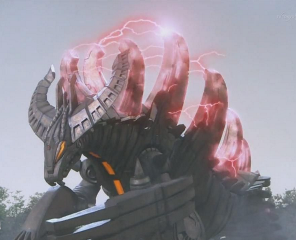 然后利用能够许愿的红球中,许愿制造出来,当时号称是最强合体兽