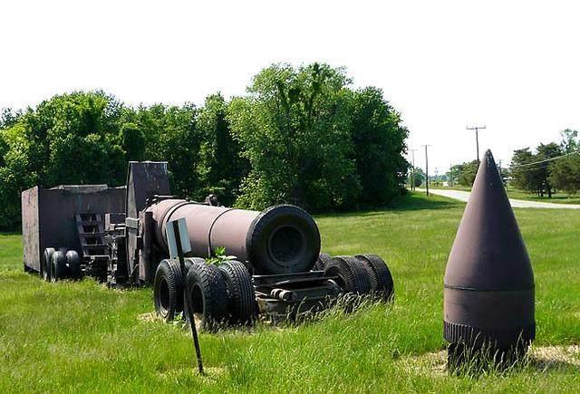 这款大炮就是名为"小戴维"的迫击炮,这是在二战末期,由美国设计制造出