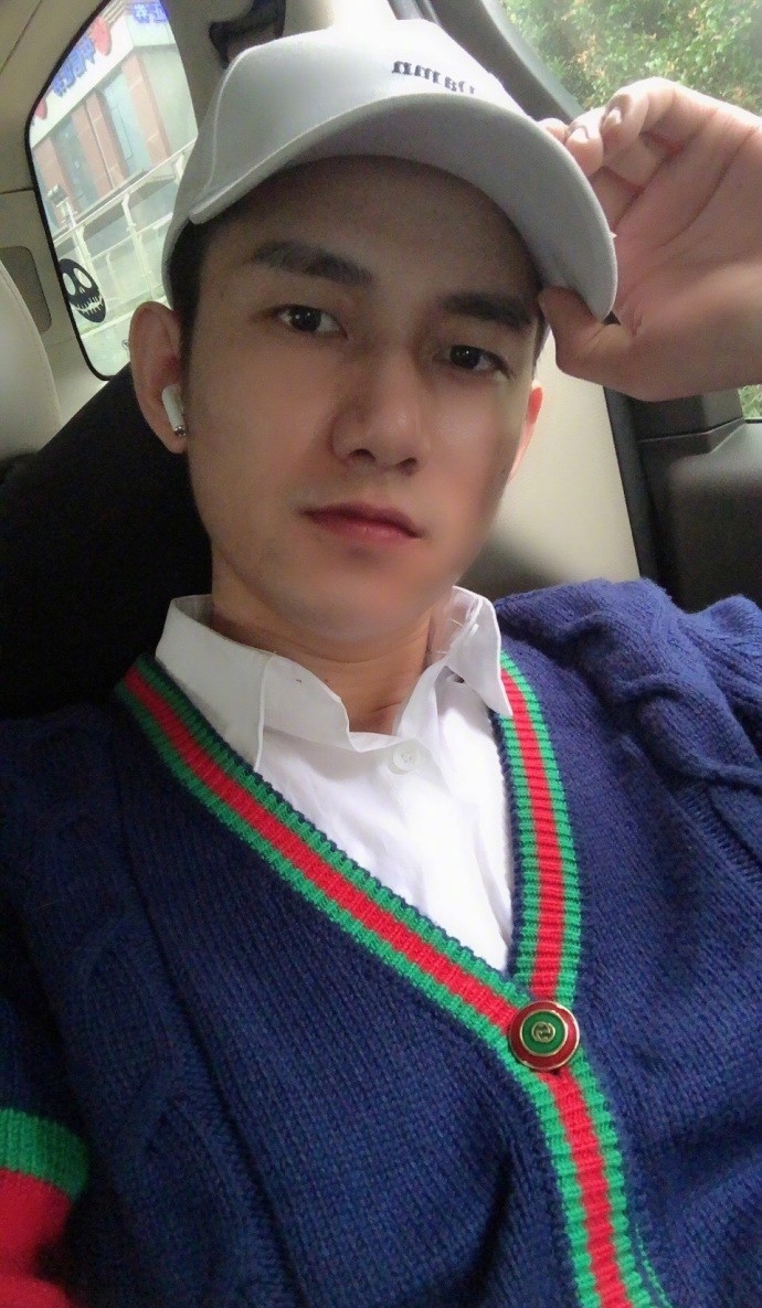 身正不怕影子斜阿哲直言传递正能量我想怎么播就会怎么播