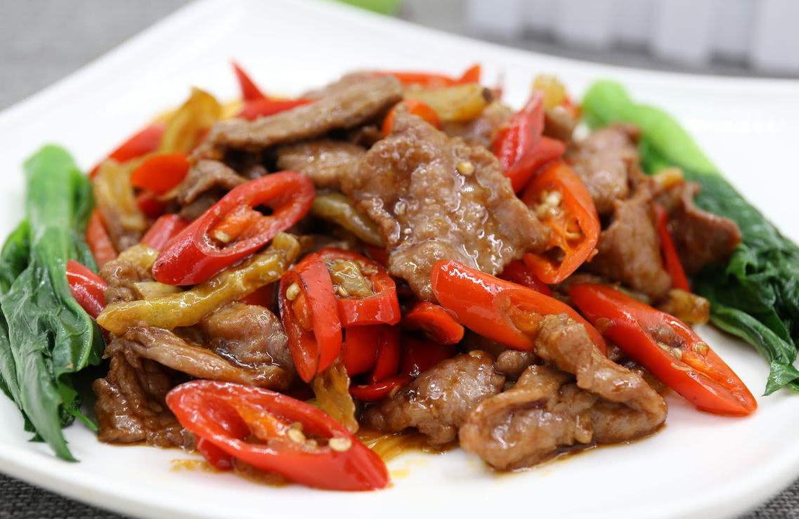 这才是牛肉最爽的吃法,大厨都是这样炒牛肉,方法看一遍就能学会