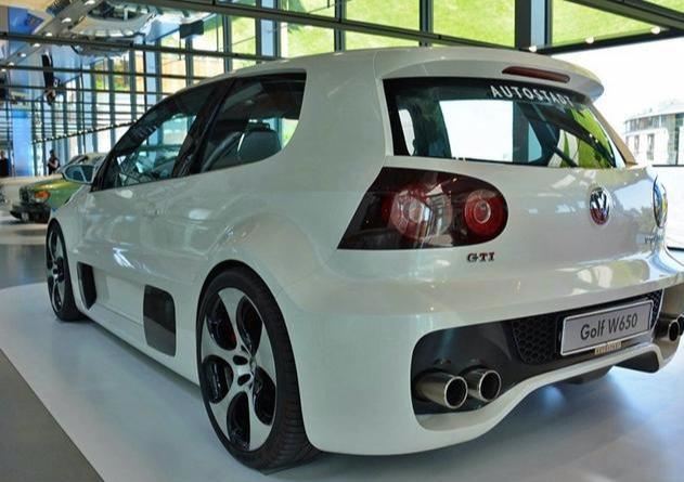 12缸的大众高尔夫全球就一辆发动机放后排跑得最快的高尔夫