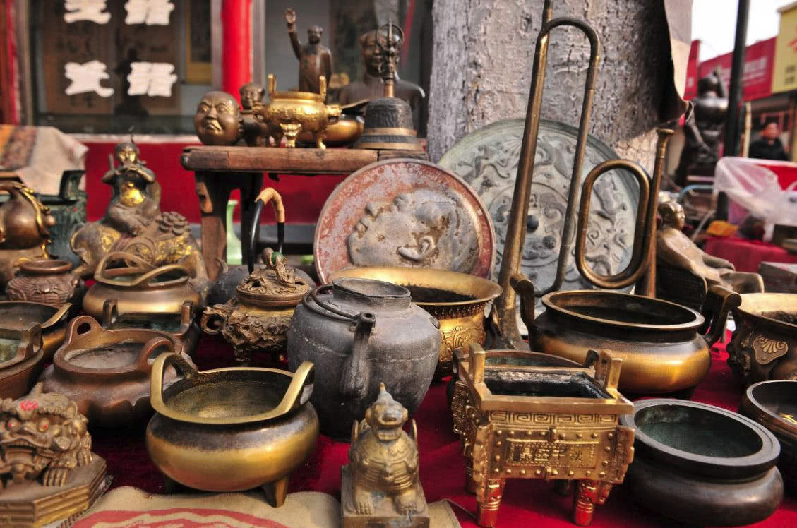 古玩市场:傻子越来越少,骗子骗完就跑,炒糊了!