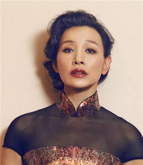 18岁获影后,因不孕领养双胞胎,怀孕后却送人,现亲女儿很漂亮