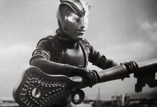 2,假阿斯特拉·奥特曼,本体黑暗星人巴巴尔星人.