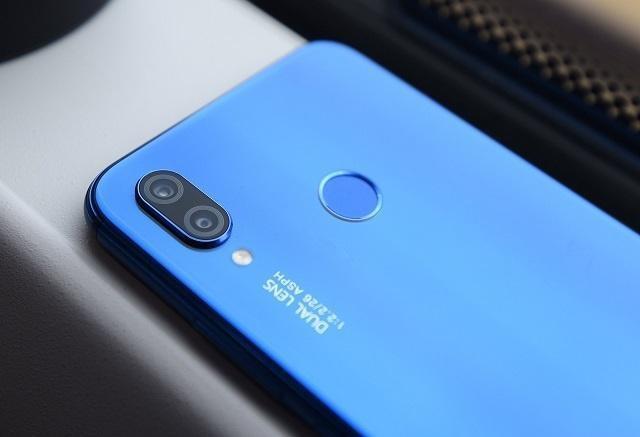 从1999降至1488元,64gb 麒麟659,前置2400万自拍手机加速退场