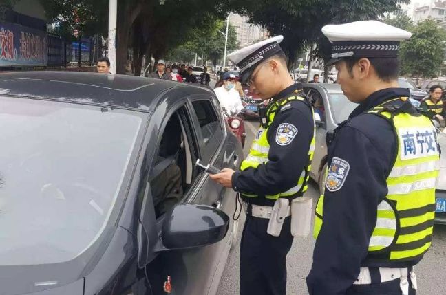 交警提示:一旦查到这3种车,见一辆扣一辆!车主:懊悔没早知道