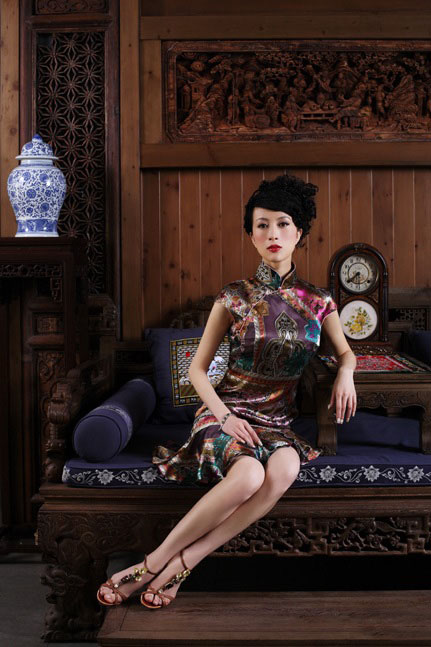 "孔雀公主"金巧巧,穿旗袍是妩媚还是土气