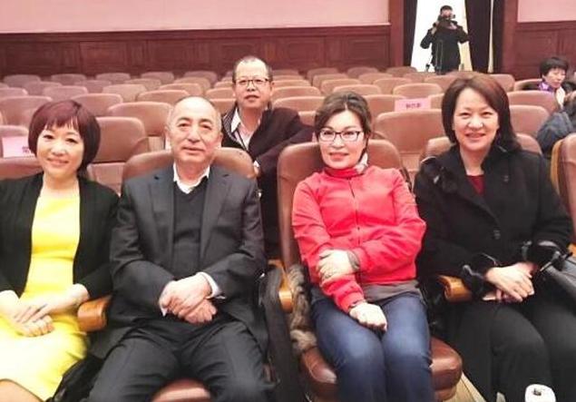 央视主播李瑞英老公近照曝光,是大家熟知的他,难怪一直不愿公开