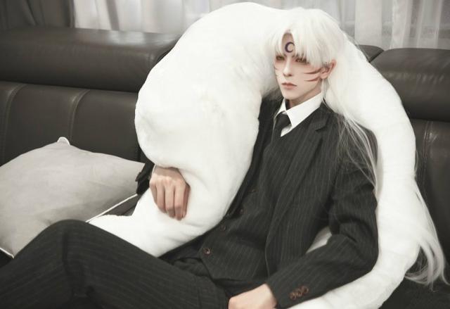 犬夜叉:神还原cos!身穿西装的杀生丸大人,简直帅到腿软!