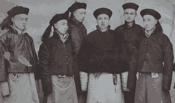 1950年, 新中国发现一批满清遗老遗少: 大清竟然亡了!