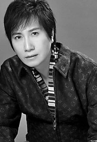 因一首歌"吃"一辈子,53岁不幸去世葬在澎湖湾,留9亿给妻儿