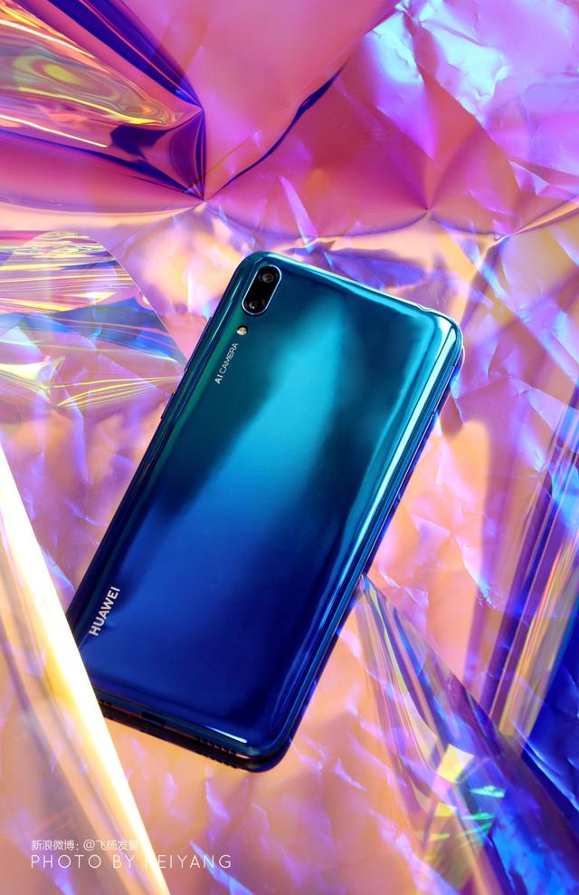 四色炫彩珍珠大屏华为畅享9让你的冬季光彩夺目