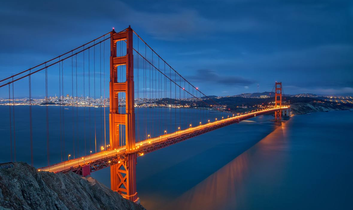 世界上最"悲惨"的桥,曾被摧毁了无数次,罪魁祸首是导演?