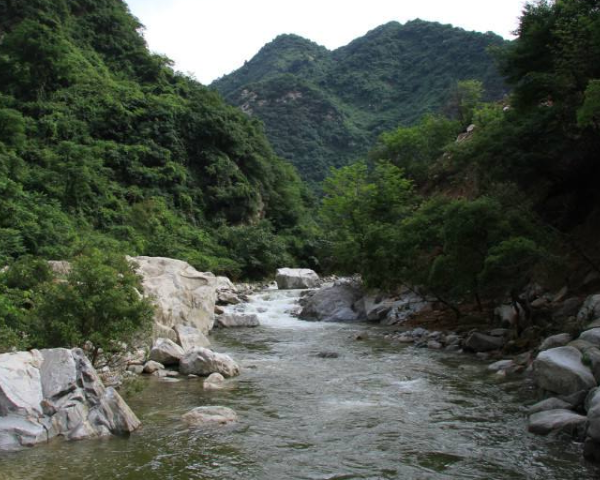 高冠峪曾有众多传奇故事,户县八景之一的高冠瀑布,远近闻名