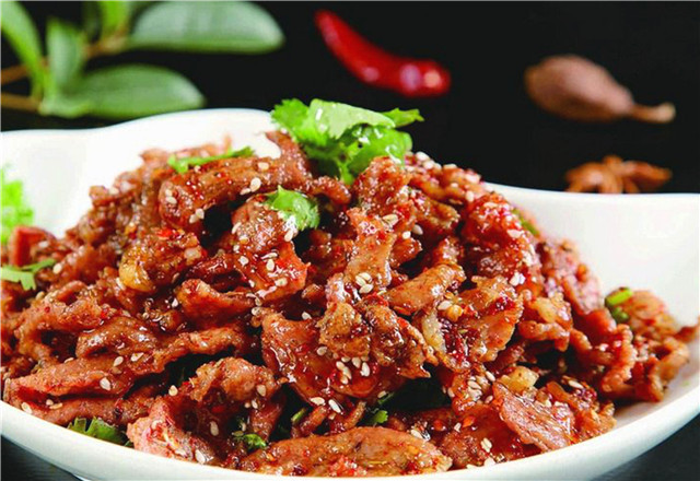 多多留心记忆的,这样才能做的好吃,下面就来分享一种孜然羊肉的做法
