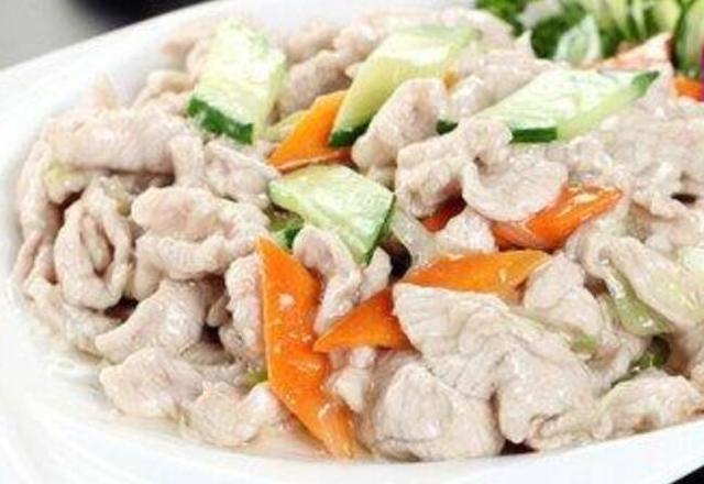 滑溜里脊口味清香肉片滑嫩清爽适口荤素搭配非常的清香