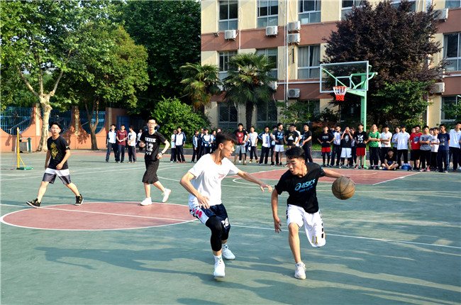 春来高中:篮球赛激烈精彩展示学子风采