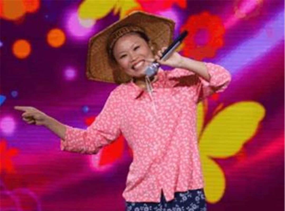 草帽姐为何会被央视封杀,遭人人唾骂?专家揭秘真相,万万没想到