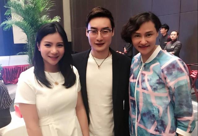 跳水女皇高敏现状,经历两段婚姻生下两儿子,48岁仍年轻漂亮