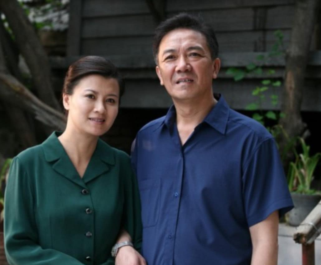 60岁李幼斌近照满头白发无戏可拍惹人怜网友永远的军魂