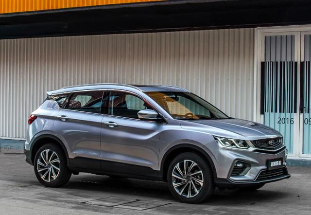 内饰设计都非常出色,特别是内饰,虽然定位为一款10万元内的小型suv