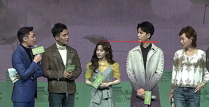 鞠婧祎:我身高159,于朦胧:我183,网友:你们怎么亲的?