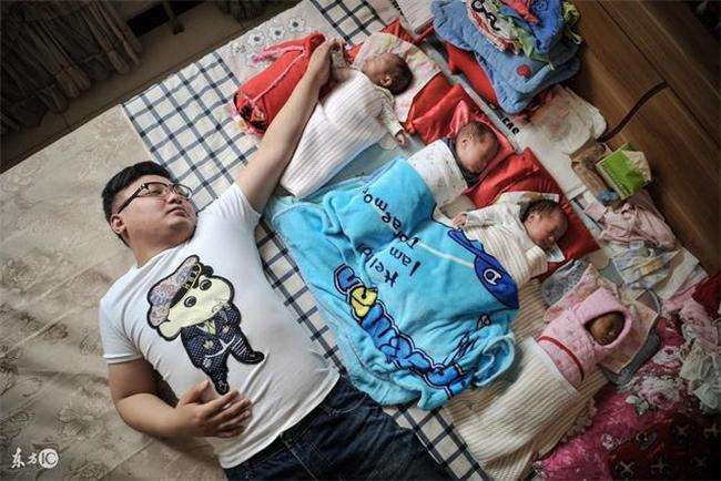 23岁孕妇生下四胞胎,两儿两女健康活泼, 可是家里人却开心不起来