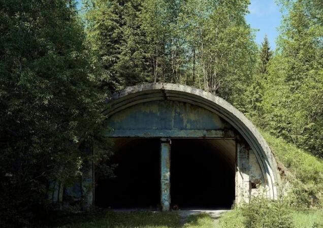 两米厚铁门重达25吨,被炸开千枚核弹将发射|夏延山|军事基地|核弹