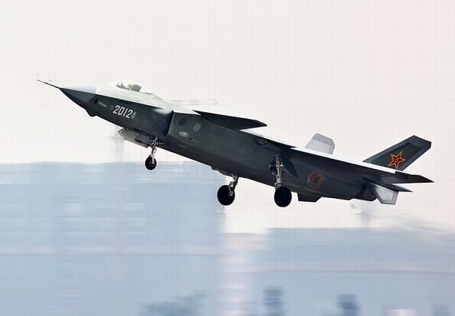 其中有一样差美军三十年|隐形轰炸机|战略核潜艇|中国空军_新浪新闻