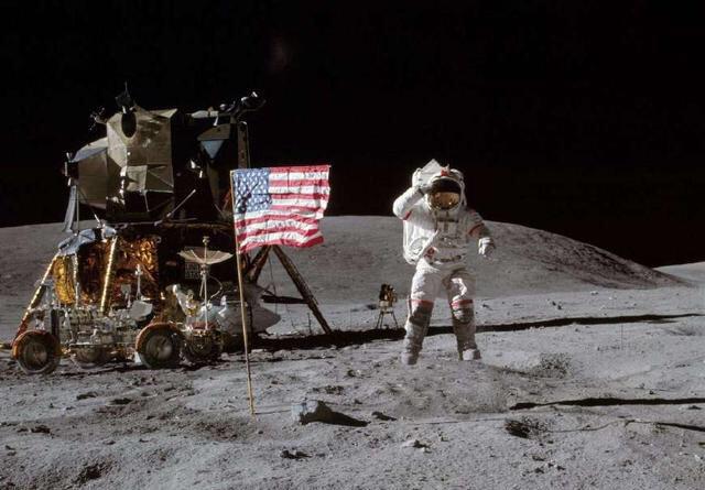 科学篇--为中国玉兔2号成功着陆喝彩!美国登月