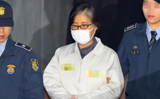 狱友讲述朴槿惠监狱生活不出门不洗澡不见家人每天被支持者叫醒